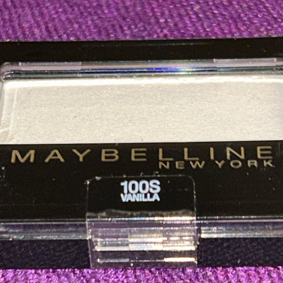 Bundle of 5  Alma Rimmel CoverGirl Mabelline New Worth $95 - Picture 5 of 6